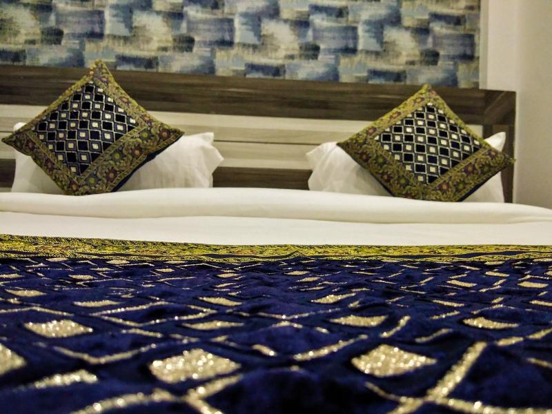 Dwivedi Hotels Hotel Elena image