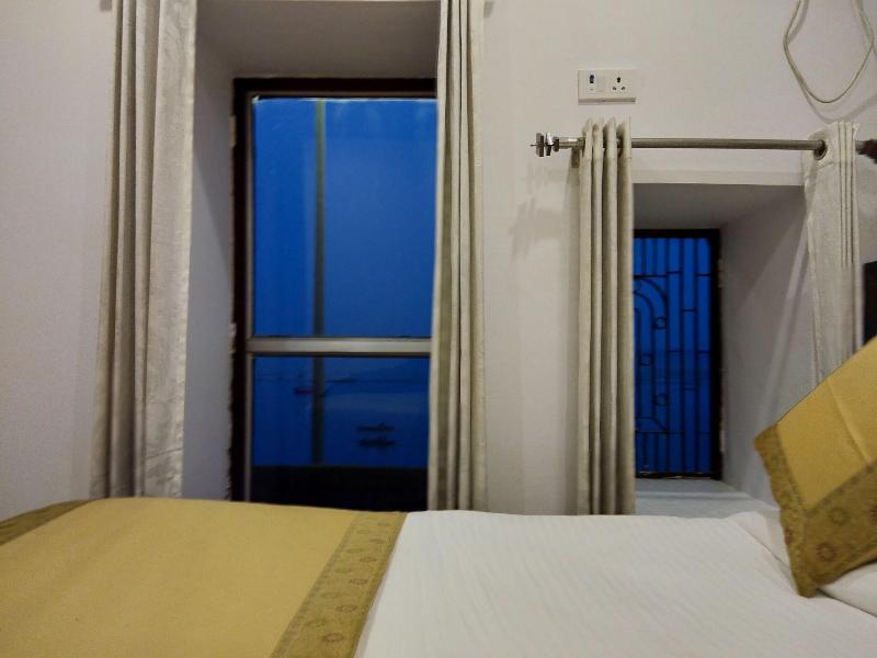 Dwivedi Hotels Hotel Elena image