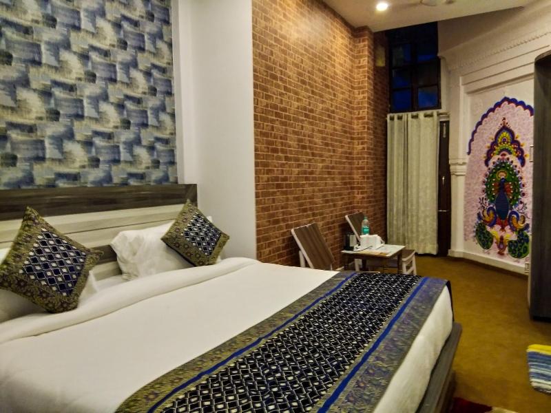 Dwivedi Hotels Hotel Elena image