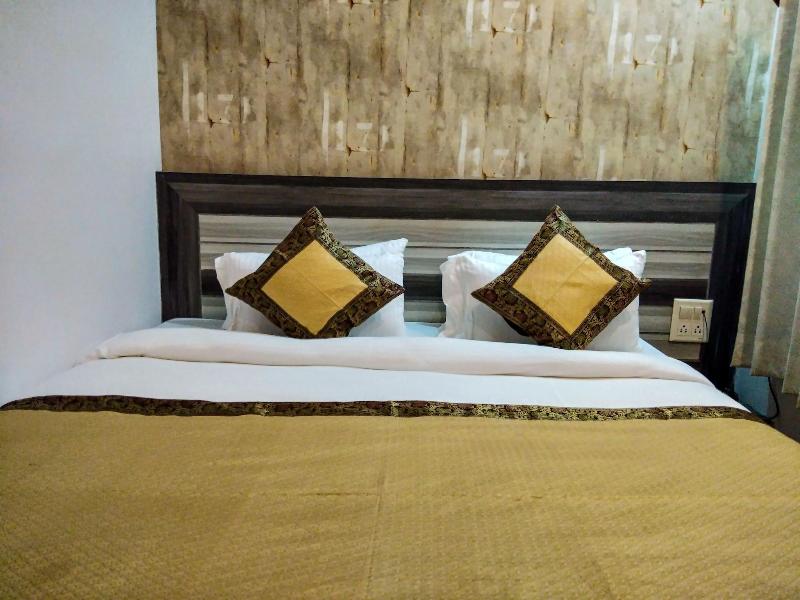 Dwivedi Hotels Hotel Elena image