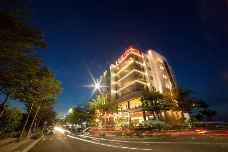 Lake View Hotel image