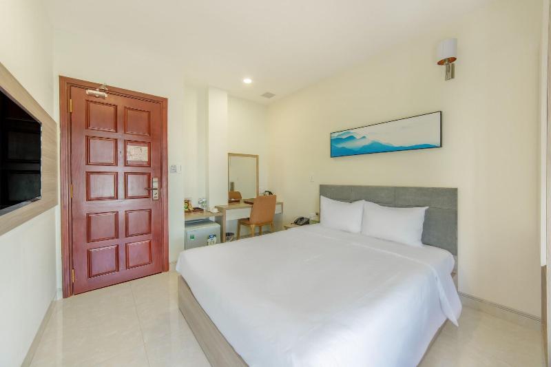 Lake View Hotel image