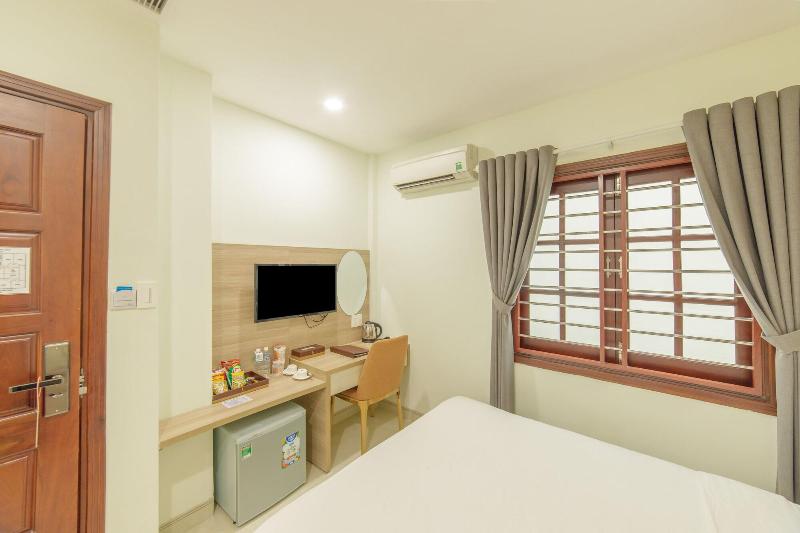 Lake View Hotel image
