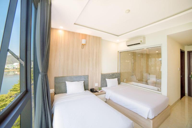 Lake View Hotel image