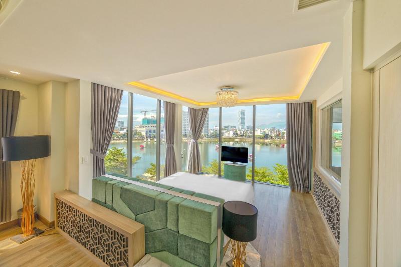 Lake View Hotel image