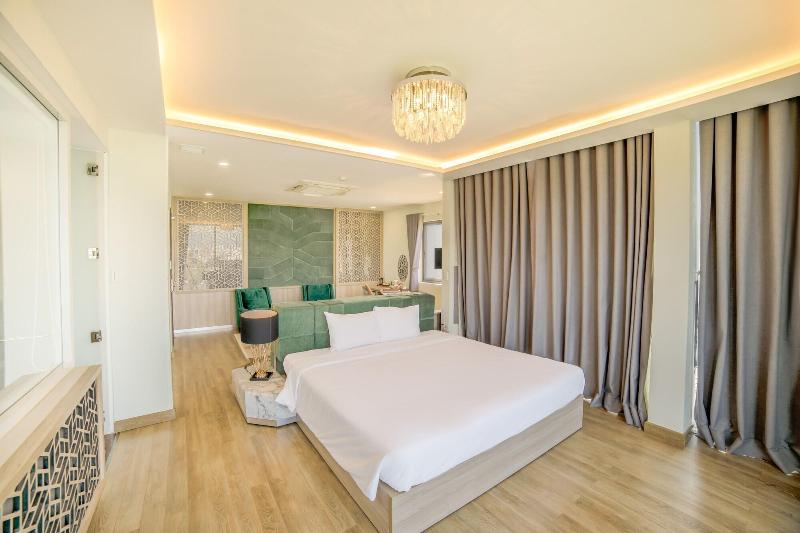 Lake View Hotel image