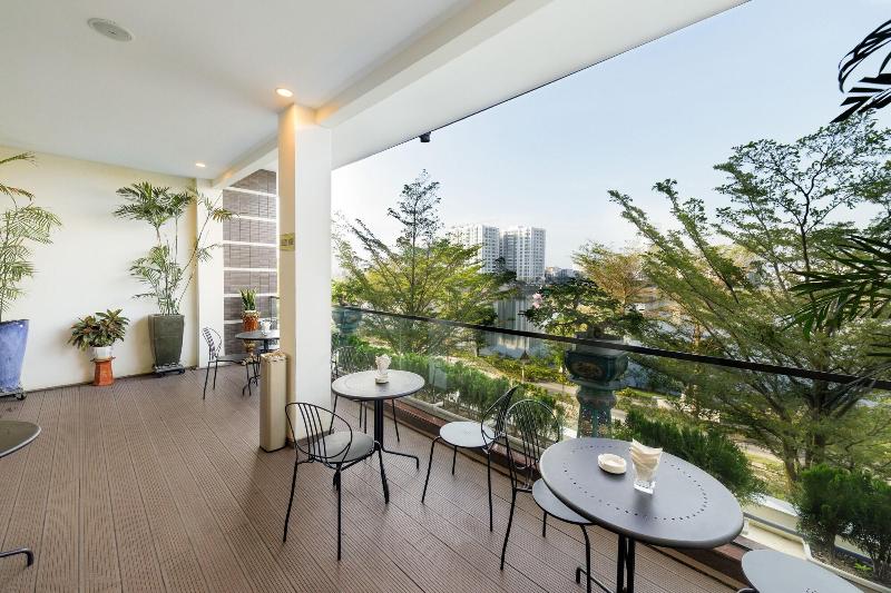 Lake View Hotel image