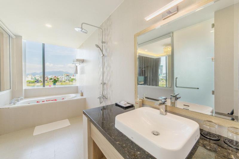 Lake View Hotel image
