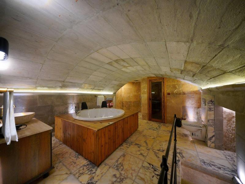 View Cave Hotel image