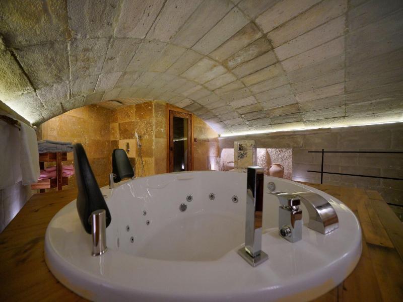 View Cave Hotel image