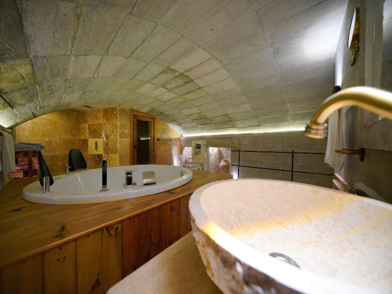 View Cave Hotel image
