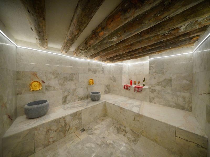 View Cave Hotel image