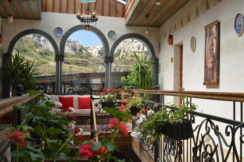 Grand Elite Cave Suites