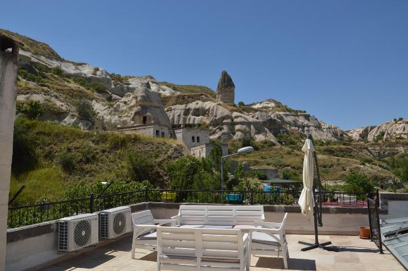 Grand Elite Cave Suites