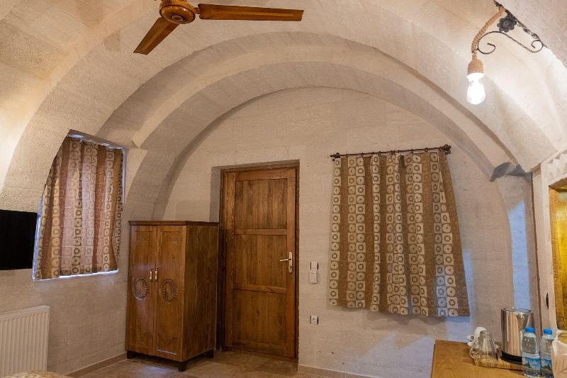Grand Elite Cave Suites