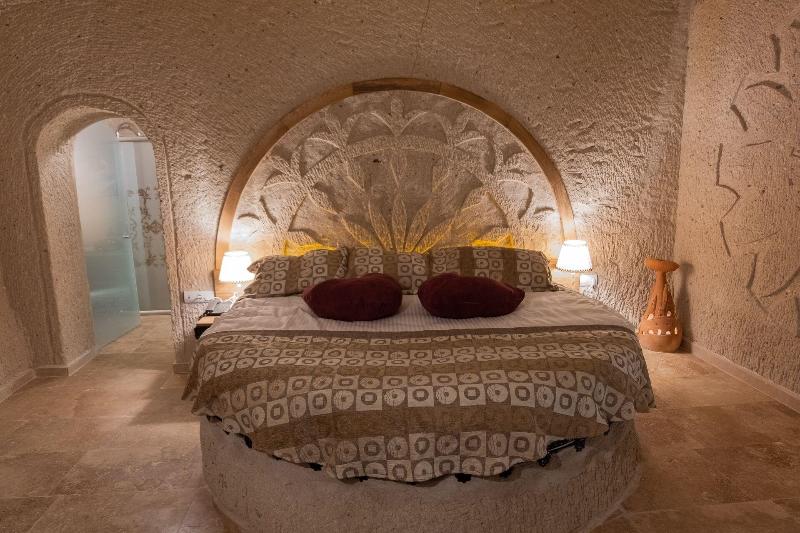 Grand Elite Cave Suites