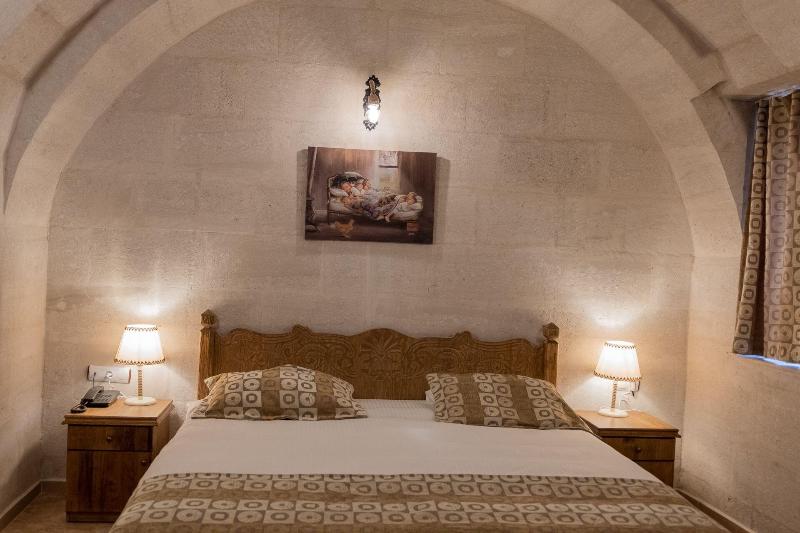 Grand Elite Cave Suites
