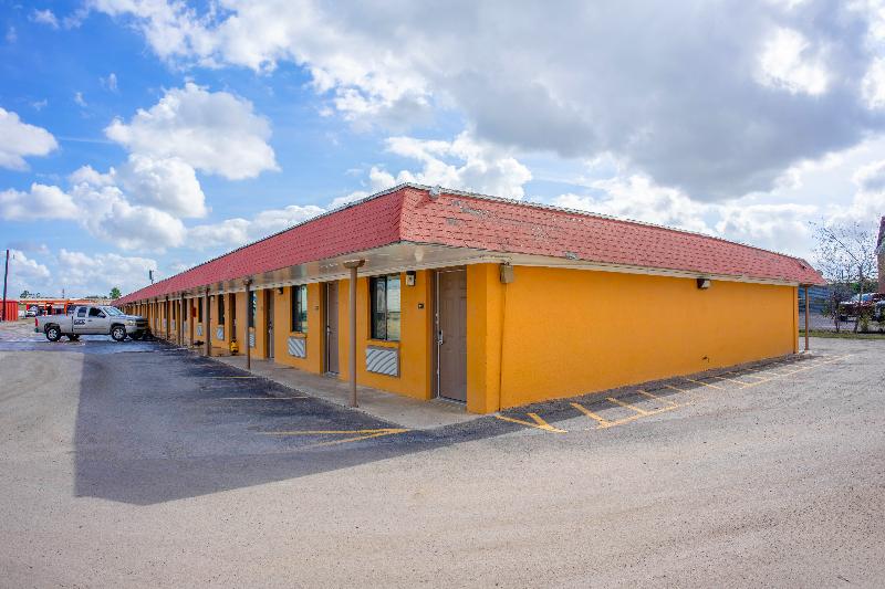 Budget Inn By OYO Edinburg Hwy 281 image