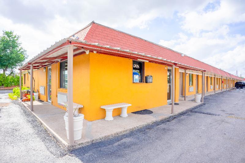 Budget Inn By OYO Edinburg Hwy 281 image