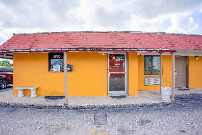 Budget Inn By OYO Edinburg Hwy 281 image
