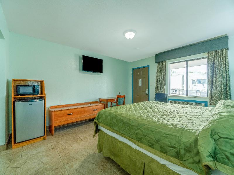 Budget Inn By OYO Edinburg Hwy 281 image