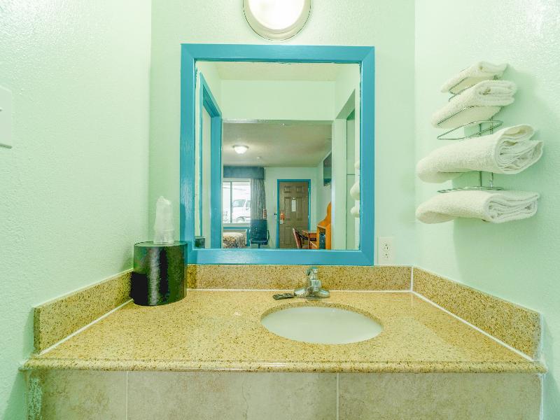Budget Inn By OYO Edinburg Hwy 281 image