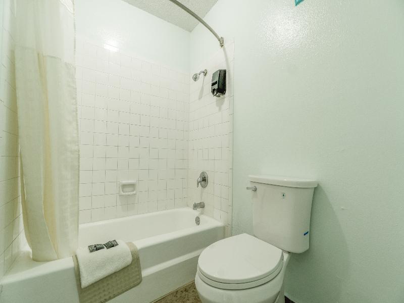 Budget Inn By OYO Edinburg Hwy 281 image