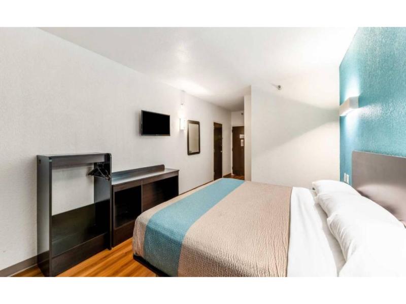 Motel 6 Lewisville, TX - Medical City image