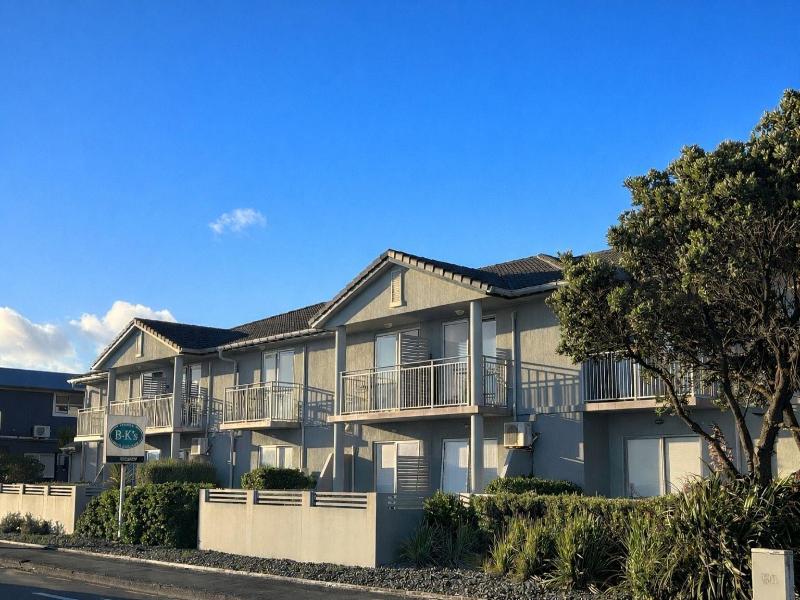 Bks Premier Motel Esplanade image
