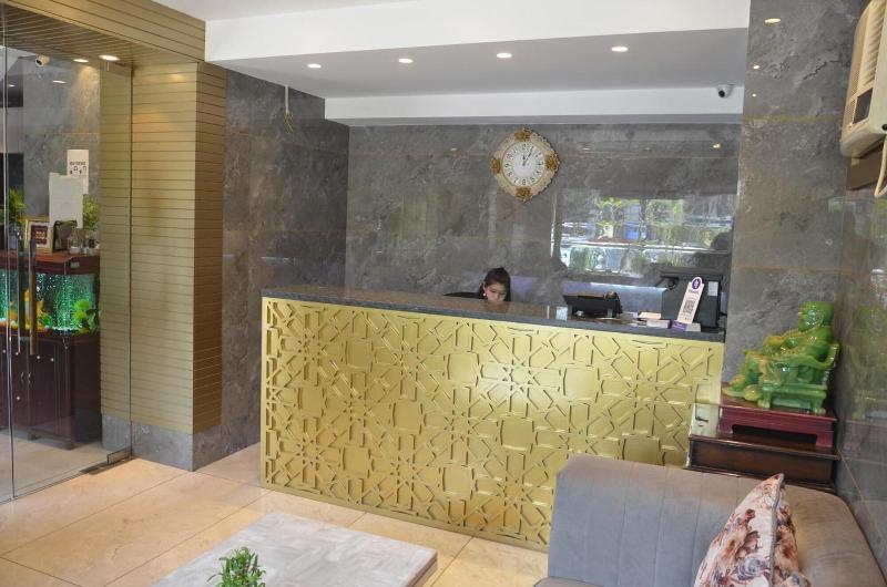 Preet Palace image