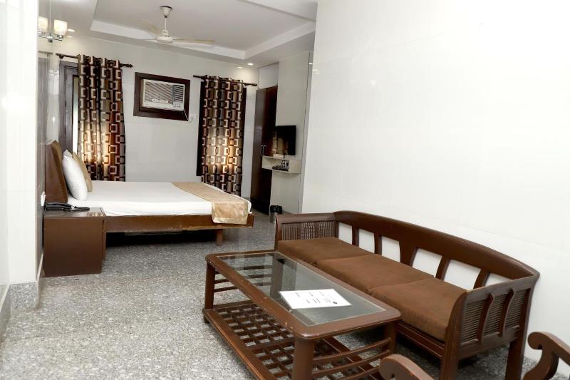 Preet Palace image