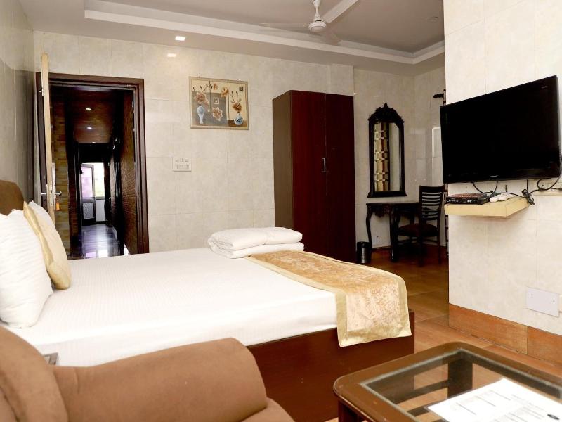 Preet Palace image
