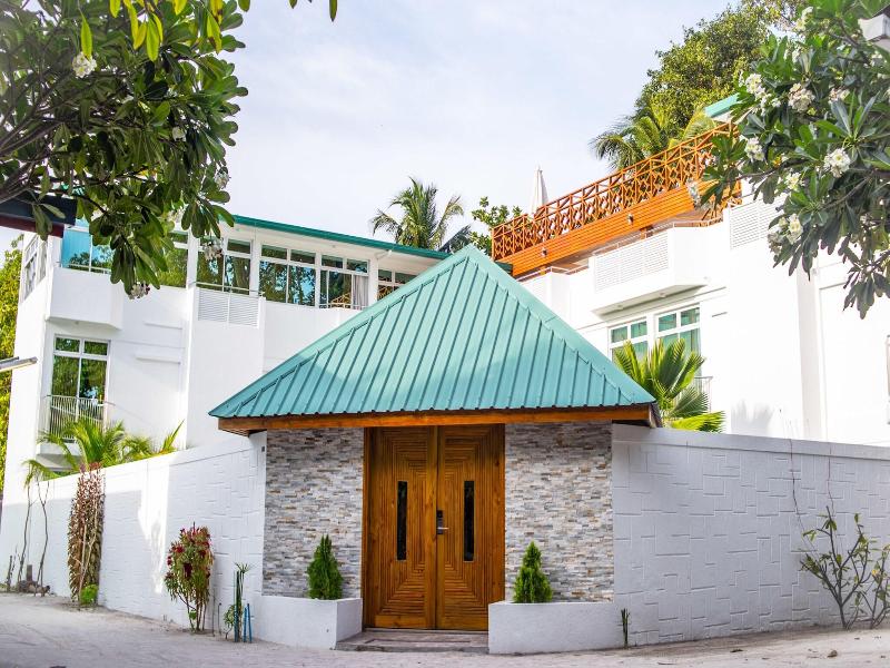 Perla Dhangethi