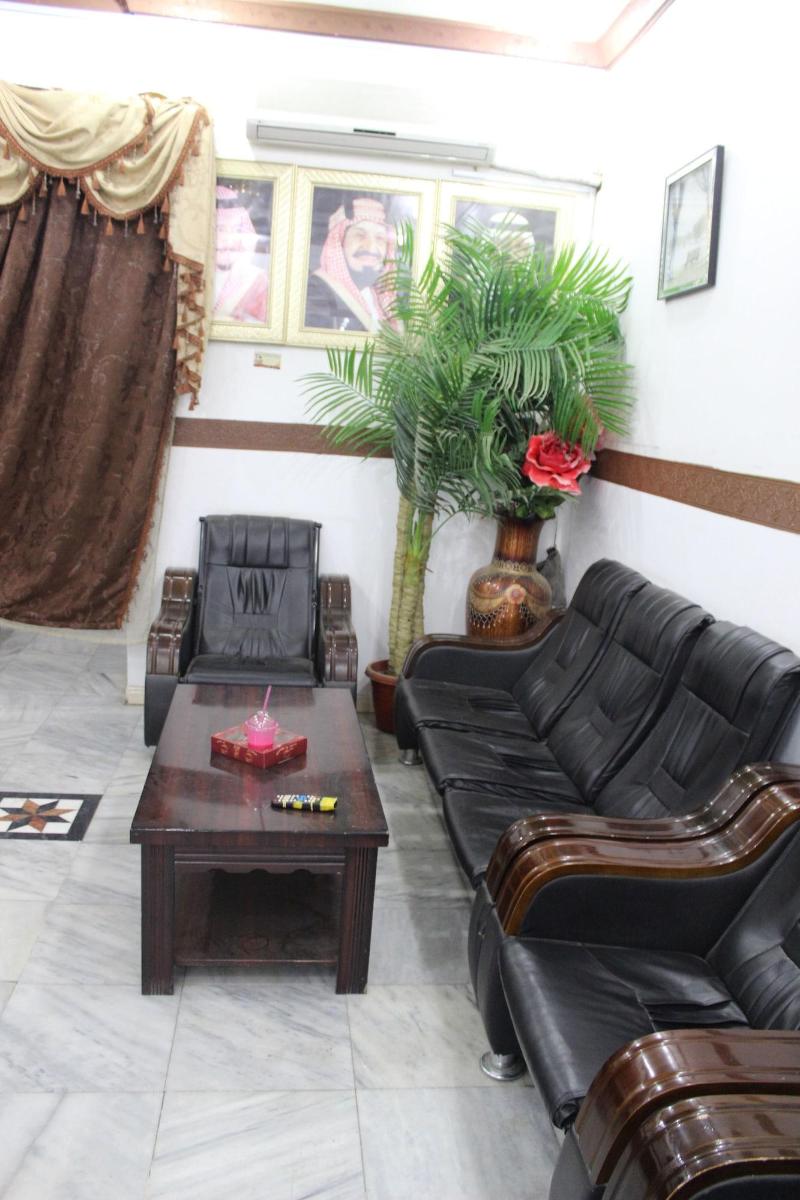 Al Eairy Furnished Apartments Al Baha 3