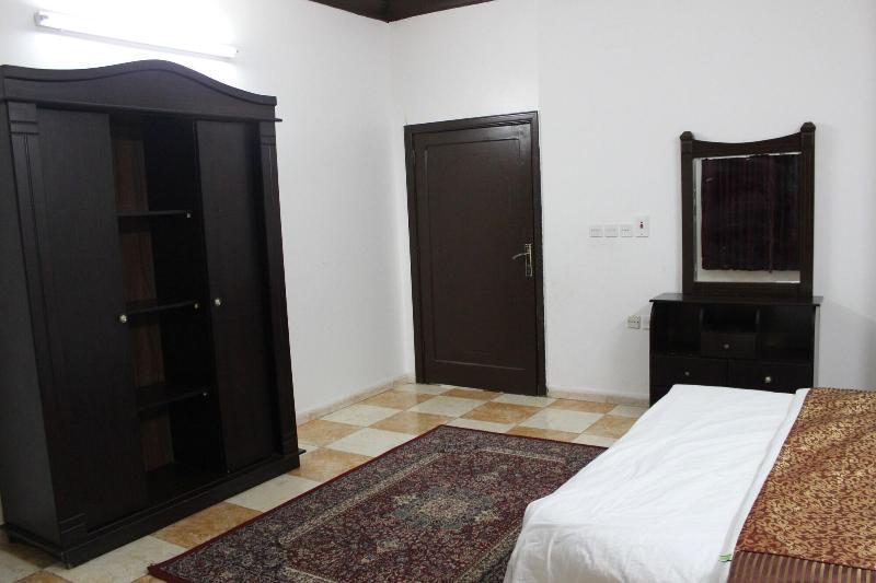 Al Eairy Furnished Apartments Al Baha 3 — exterior view
