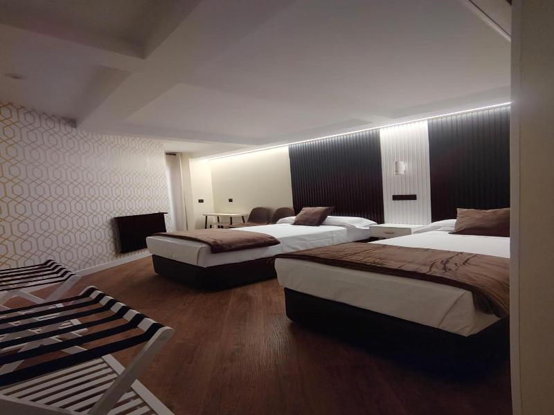 Hostal Jq Madrid 1 image