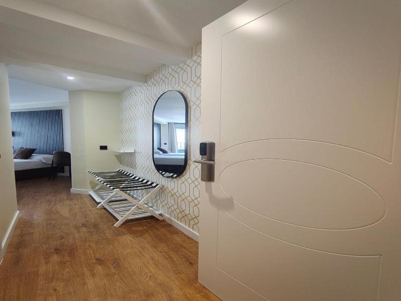 Hostal Jq Madrid 1 image