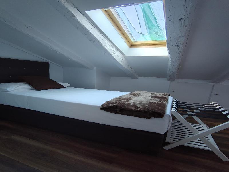 Hostal Jq Madrid 1 image