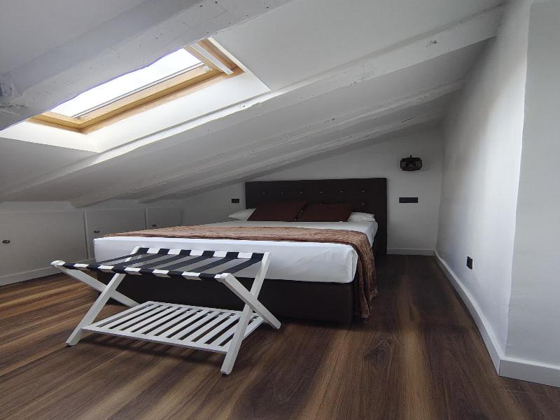 Hostal Jq Madrid 1 image