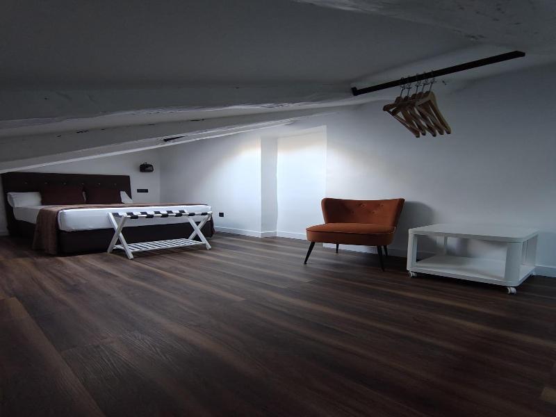Hostal Jq Madrid 1 image