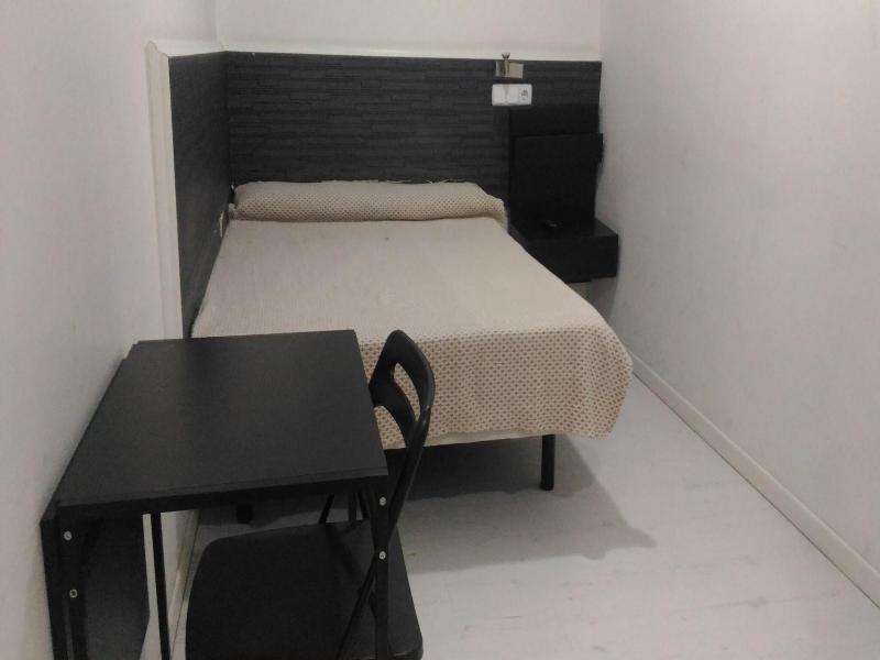 Hostal Jq Madrid 1 image