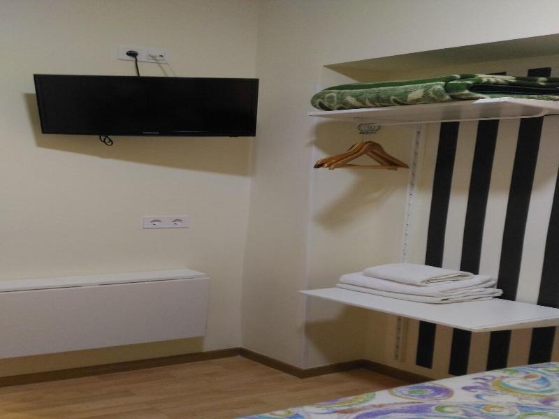 Hostal Jq Madrid 1 image