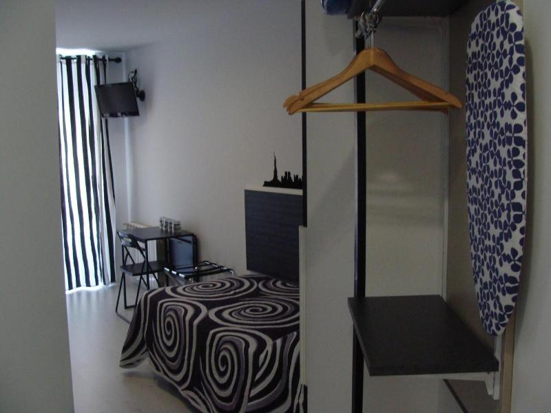 Hostal Jq Madrid 1 image