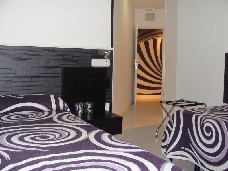 Hostal Jq Madrid 1 image
