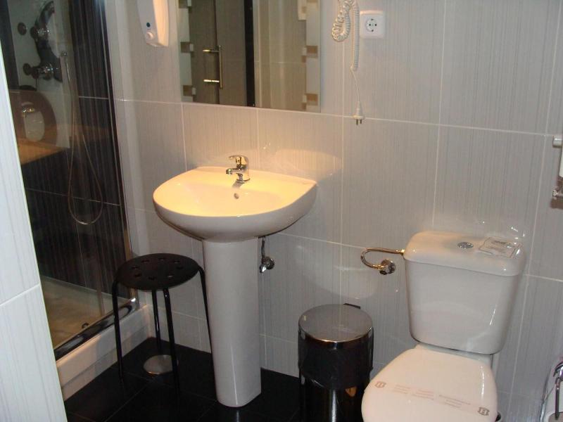 Hostal Jq Madrid 1 image