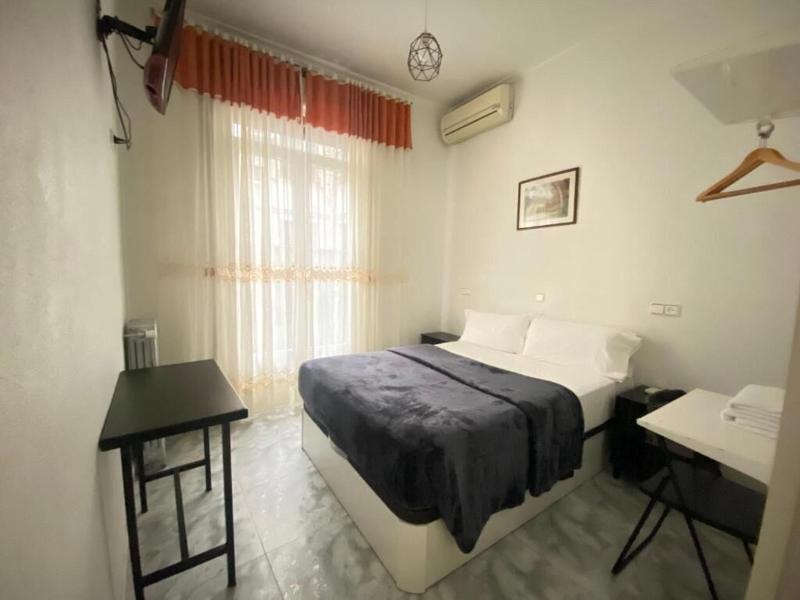 Hostal Palacios Fuencarral image