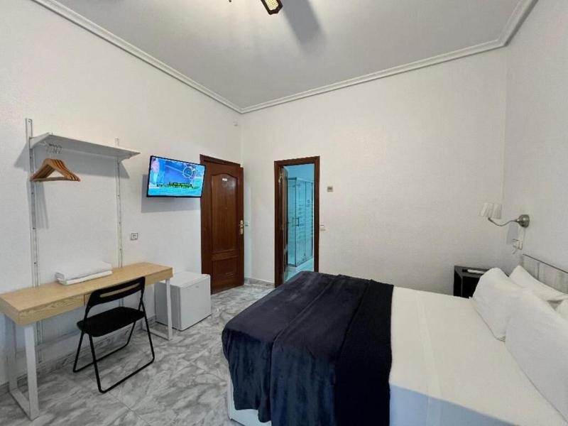 Hostal Palacios Fuencarral image