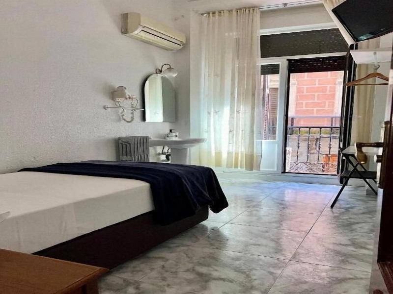 Hostal Palacios Fuencarral image