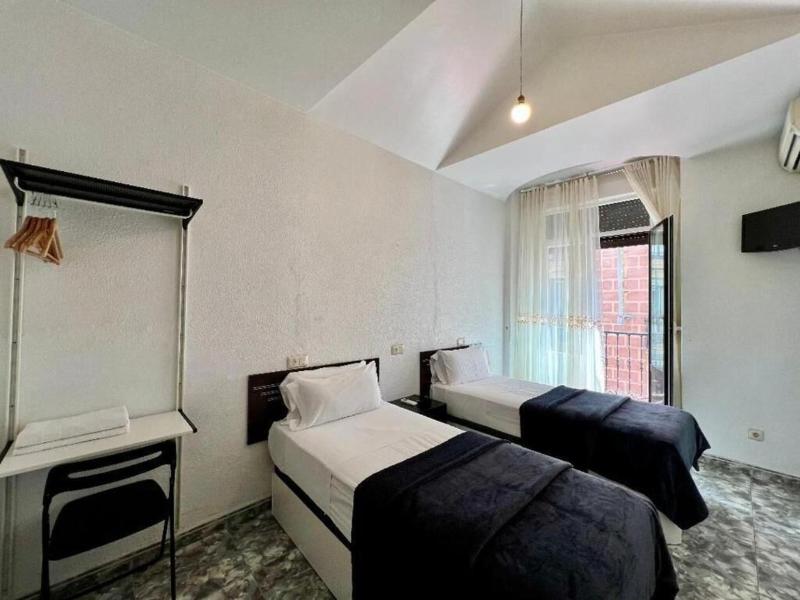 Hostal Palacios Fuencarral image