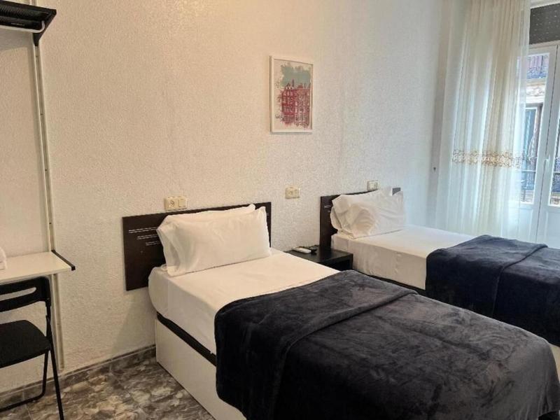 Hostal Palacios Fuencarral image